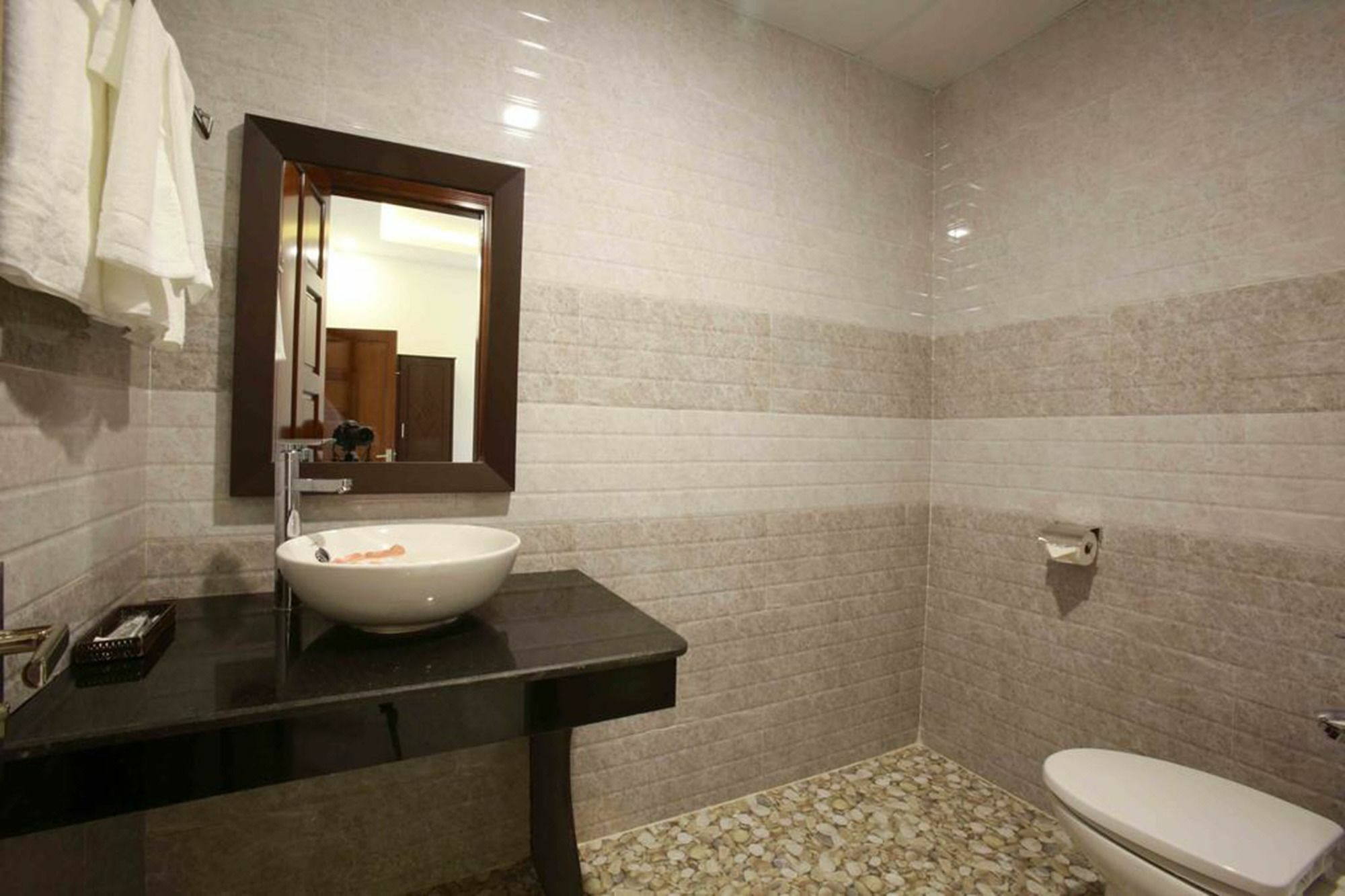 Basil Homestay Хойан Экстерьер фото